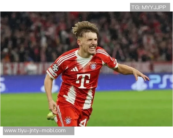 17岁卡尔社交媒体晒滑跪庆祝照德甲官方称联赛首球意义非凡